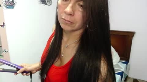 Camila Vargas online show from August 3, 6:15 pm
