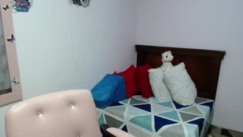 Camila Vargas online show from August 9, 1:56 pm
