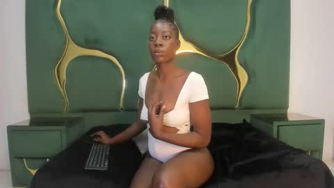Cami online show from March 21, 4:21 pm