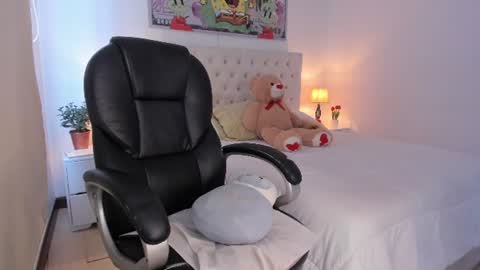   online show from July 5, 6:44 pm