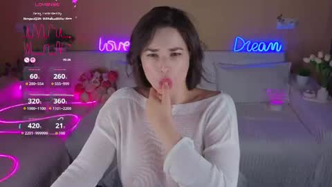 camilla__1one online show from August 5, 5:49 am
