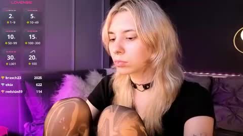 Camilla online show from August 5, 7:01 pm