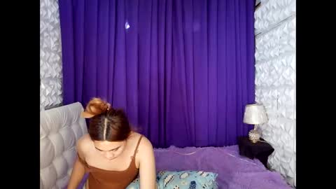 camilla_foster online show from May 20, 3:40 am