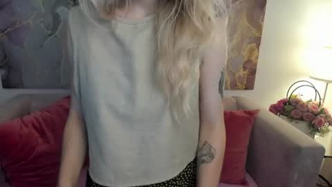 camilladreamer online show from August 5, 5:16 am