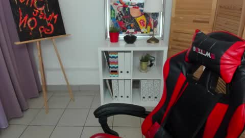 camilladreamer online show from August 9, 2:23 am