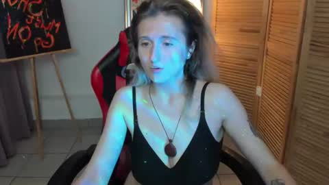 camilladreamer online show from August 11, 9:50 pm
