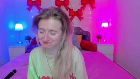 camilladreamer online show from August 12, 2:14 am