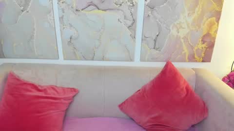 camilladreamer online show from August 13, 2:25 am