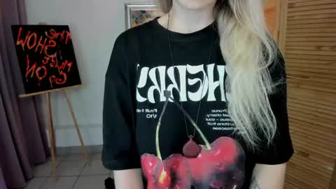 camilladreamer online show from August 14, 6:33 pm