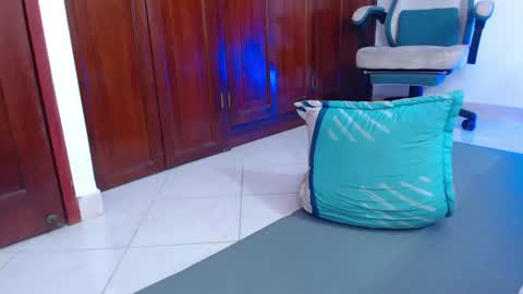 camilo_contre21 online show from July 25, 10:58 pm