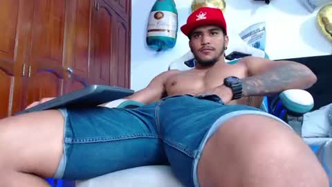 camilo_contre21 online show from July 27, 10:04 pm