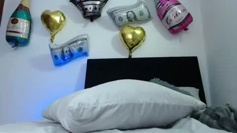 camilo_contre21 online show from August 1, 10:49 pm