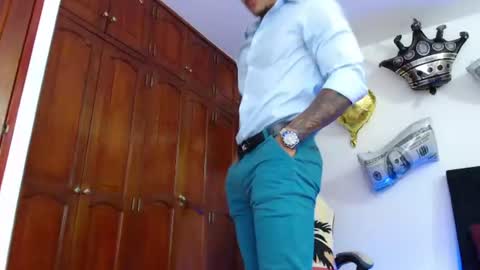 camilo_contre21 online show from August 5, 8:29 pm