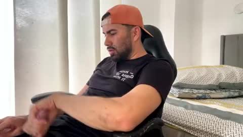 camilor_30 online show from August 4, 7:33 pm