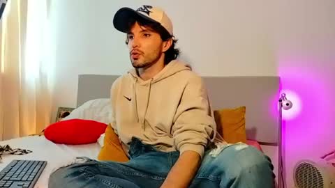 camilo online show from August 8, 8:20 pm