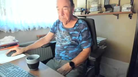 Cammee online show from August 13, 6:49 am