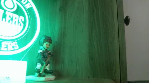 CanadianBacon6969 online show from March 1, 2:41 am