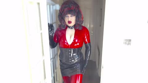 candi smokes online show from April 28, 12:49 pm