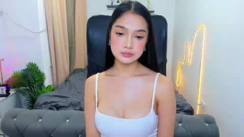 candiceferragamo online show from August 14, 5:05 pm