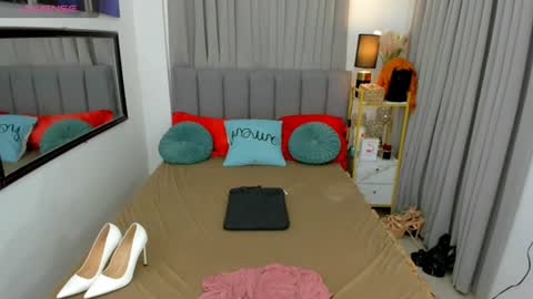 CandiceWilson online show from August 9, 11:33 am