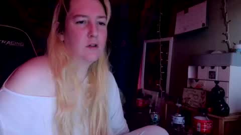 Candi online show from August 10, 1:40 am