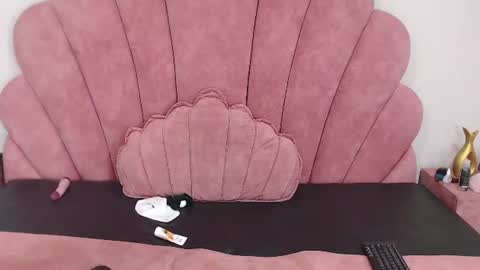 candy  online show from August 10, 4:19 pm