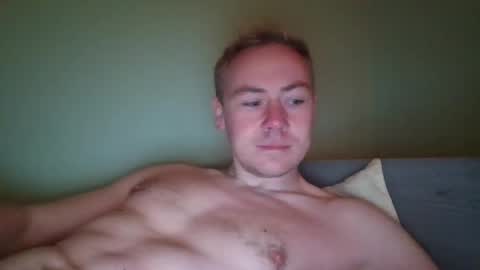 candy_boy_xoxo online show from April 26, 5:20 pm