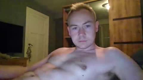 candy_boy_xoxo online show from May 9, 4:42 pm