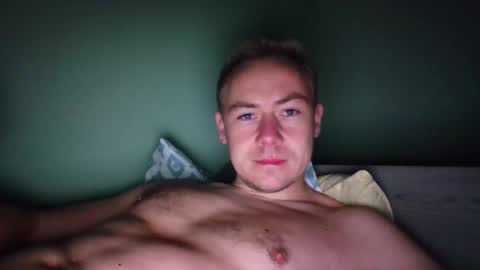 candy_boy_xoxo online show from June 10, 11:00 pm