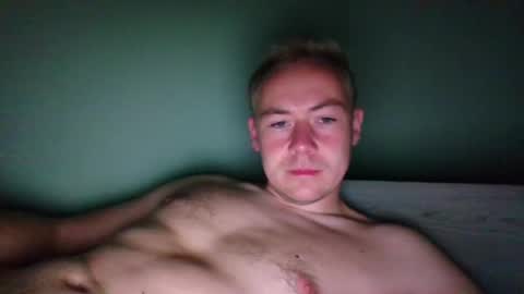 candy_boy_xoxo online show from July 18, 10:44 pm