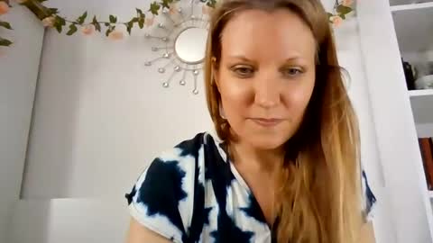 candy_cougar82 online show from June 21, 2:51 pm
