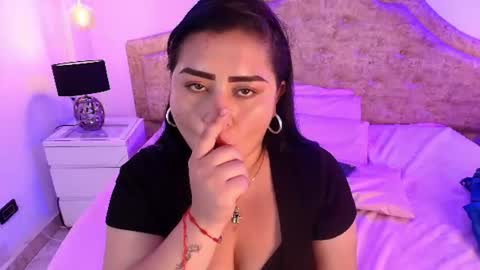 Candy curves1 online show from July 10, 1:22 am