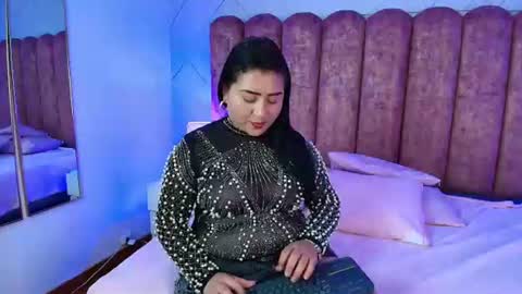 Candy curves1 online show from July 12, 2:07 am