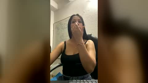 candy_liittle18 online show from August 4, 2:19 am