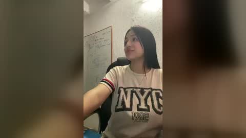 candy_liittle18 online show from August 7, 6:13 am