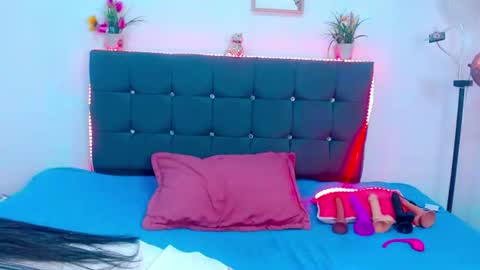 Candy online show from August 14, 8:01 pm