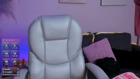 Candy  online show from August 12, 11:51 pm