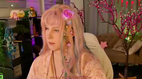 Mary online show from July 30, 5:31 pm