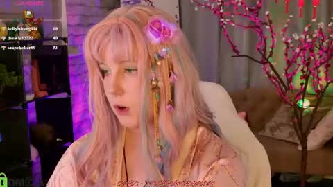 Mary online show from July 30, 7:42 pm
