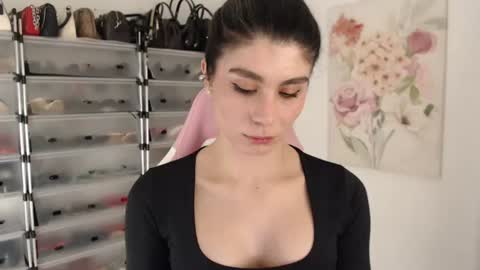 sara ivonne online show from August 5, 1:14 am