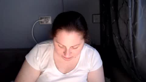 Laura online show from August 9, 3:02 pm