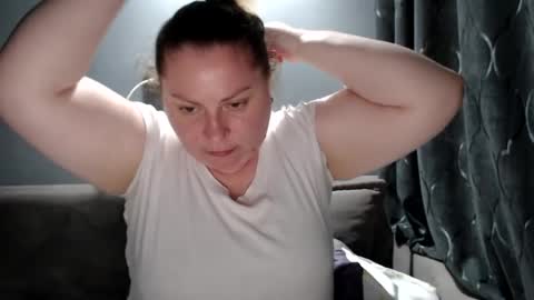 Laura online show from August 9, 6:20 pm