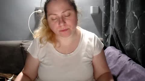 Laura online show from August 10, 1:07 am
