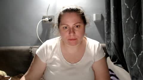 Laura online show from August 10, 7:26 pm