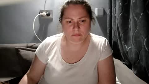Laura online show from August 10, 10:55 pm