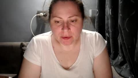 Laura online show from August 11, 7:27 pm