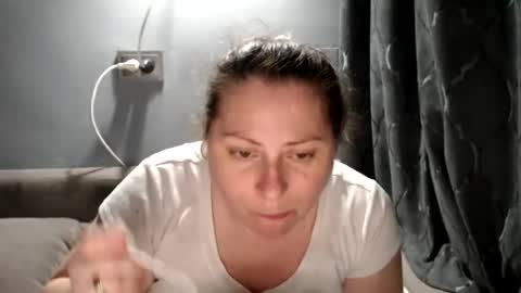 Laura online show from August 11, 10:01 pm
