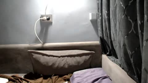 Laura online show from August 12, 10:45 pm