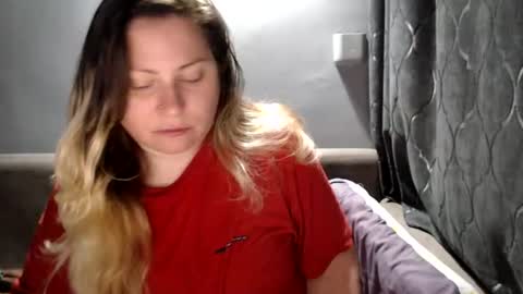Laura online show from August 14, 1:53 am