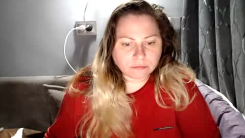 Laura online show from August 15, 1:09 am